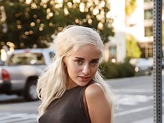 8 pictures - Naomi Woods Five Star Khaleesi