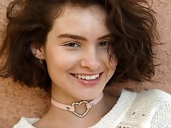 9 pictures - Gigi Matthews Some Sweaters Go To Heaven