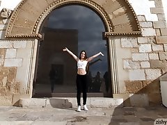 9 pictures - Mireia Cabello Round Is My Favorite Color